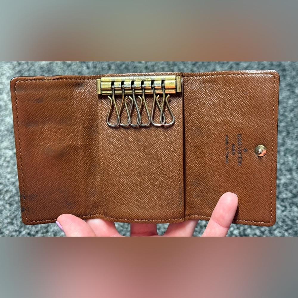 Louis Vuitton 6 ring key holder - Picture 6 of 10